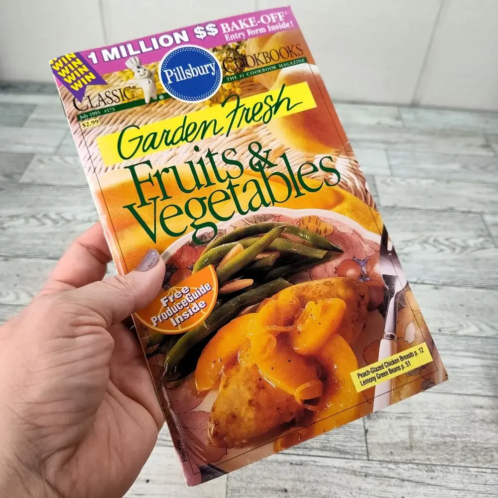 Pillsbury Garden Fresh Fruit and Vegetables Cookbook Booklet 1995 Retro Vintage